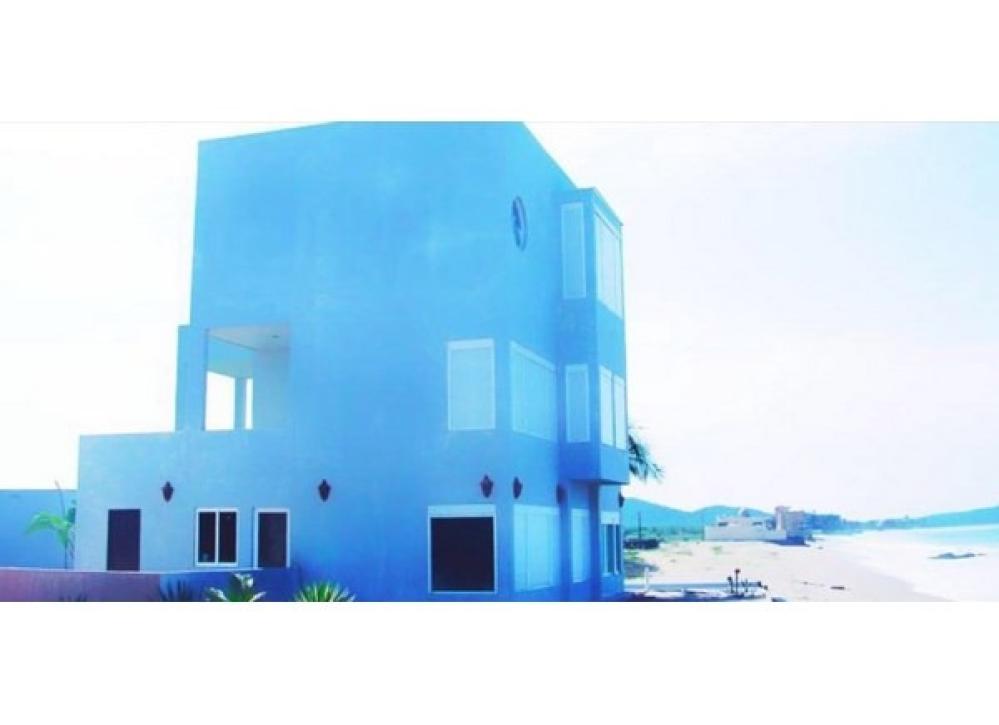 CASA EN VENTA EN PLAYA ESCOPAMA
