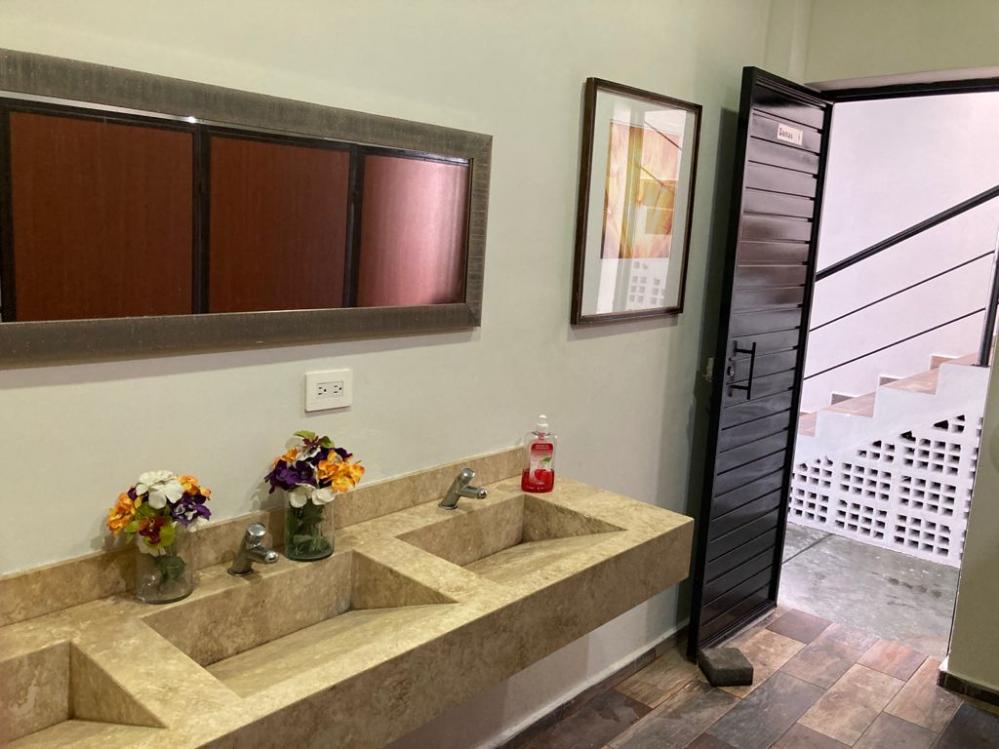 LOCAL COMERCIAL EN PLAZA NAJERA MAZATLÁN SINALOA