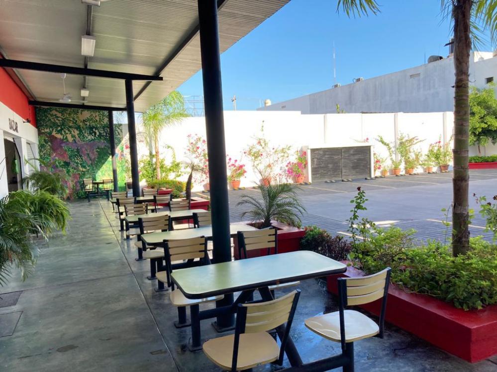 LOCAL COMERCIAL EN PLAZA NAJERA MAZATLÁN SINALOA