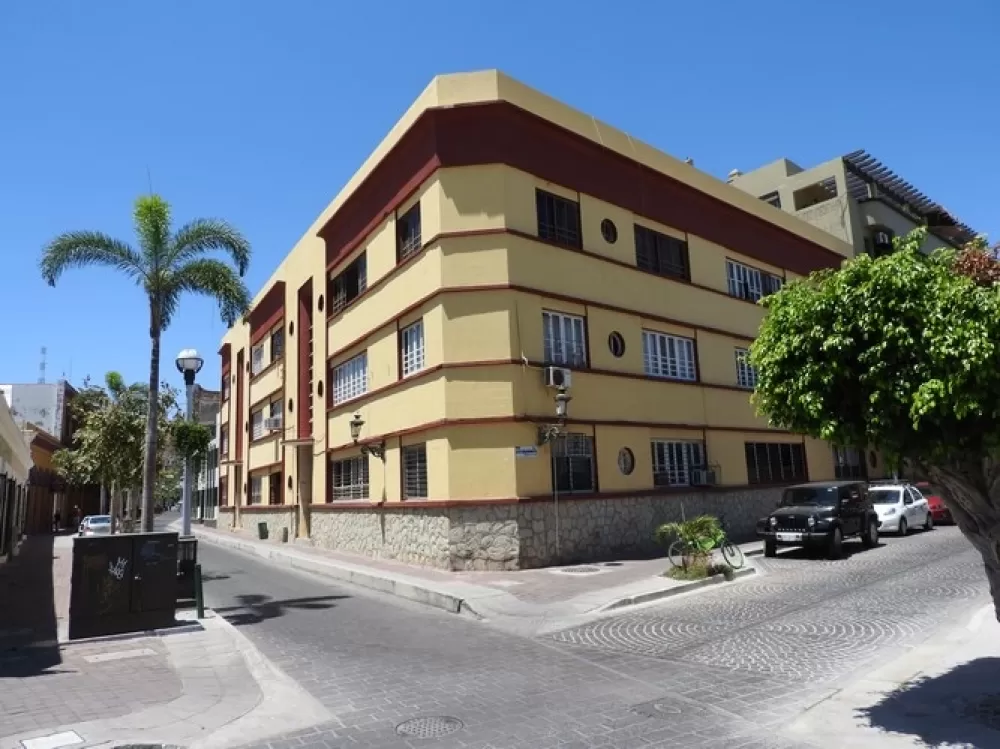 EN VENTA BONITO EDIFICIO EN EL CENTRO