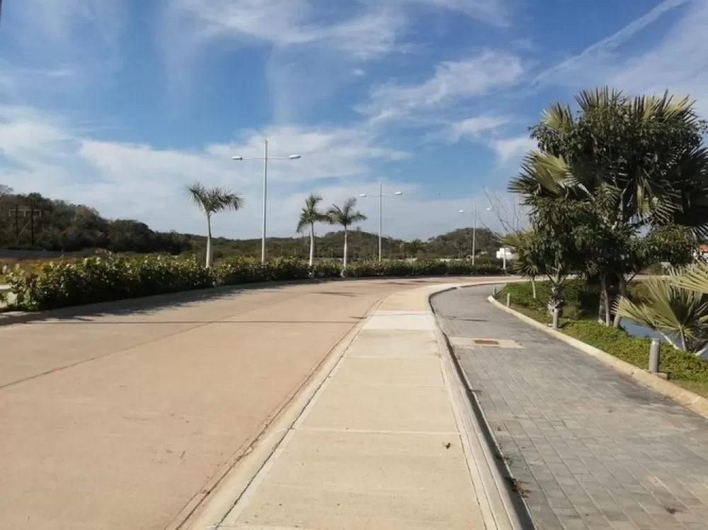 sale of lots on sea paths